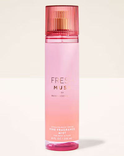 Qué hace: perfuma tu piel con una bruma que se integra a la perfección con el resto de tu rutina.

Por qué te encantará:

Una o tres pulverizaciones de esto te harán sentir como nuevo.
Aprobado por dermatólogos (según la revisión de pruebas independientes realizadas por un dermatólogo certificado).
Deja una impresión imborrable.
Crea una experiencia olfativa por capas.
La forma más auténtica de perfumar.
Diseñado para una excelente cobertura.
Diseñado tanto para el cuerpo como para el cabello.